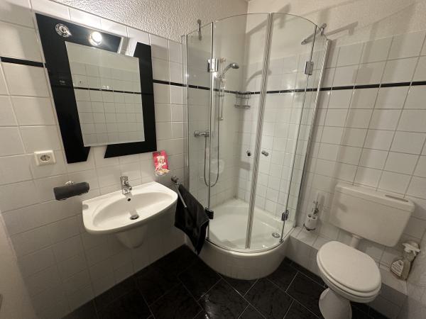 Verkauf Einfamilienhaus Am Buscherberg 1a 58091 Hagen mit DSL, Separate Küche, Stellplatz, Einbauküche, Kabel TV, Terrasse, Fußbodenheizung, Abstellkammer, eigener Garten, GästeWC, Kamin, rollstuhlgerecht