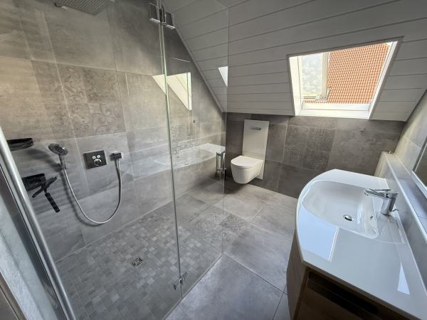 Verkauf Einfamilienhaus Lilienweg 10 02827 Görlitz mit DSL, Stellplatz, Einbauküche, Maisonette, Terrasse, Fußbodenheizung, Doppelhaushälfte, Abstellkammer, eigener Garten, Carport, GästeWC, Keller, Kamin, rollstuhlgerecht