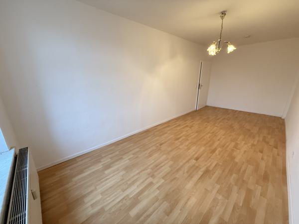 Vermietung 2Raum Wohnung Wilhelmsplatz 15  02826 Görlitz  mit DSL, Separate Küche, Stellplatz, Kabel TV, Dachboden