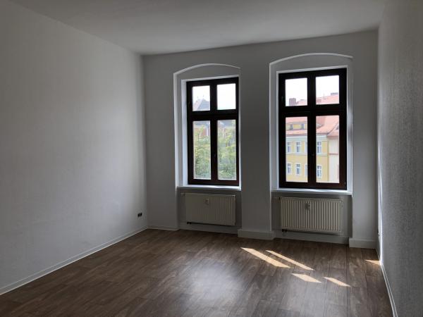 Vermietung 2Raum Wohnung Gutenbergstraße 02826 Görlitz mit Dielenboden, Balkon, Kabel TV, Separate Küche, DSL
