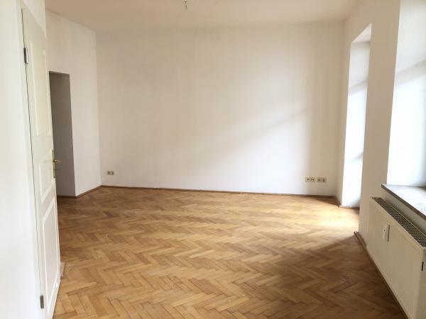 Vermietung 1Raum Wohnung Emmerichstrasse 02826 Görlitz mit Parkett, Balkon, Kabel TV, Separate Küche, DSL