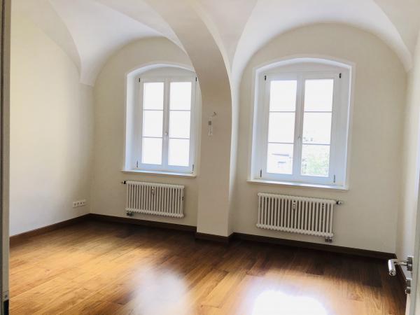 Vermietung 3Raum Wohnung Obermarkt 02826 Görlitz mit Parkett, Kabel TV, Einbauküche, Separate Küche, DSL