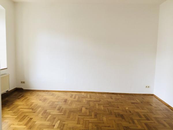 Vermietung 1Raum Wohnung Emmerichstrasse 02826 Görlitz mit Parkett, Kabel TV, Stellplatz, Separate Küche, DSL