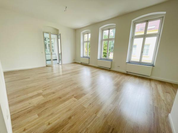 Vermietung 5Raum Wohnung JamesvonMoltkeStr 48 02826 Görlitz mit DSL, Separate Küche, Einbauküche, Kabel TV, Balkon, Wintergarten, Abstellkammer, GästeWC, Keller