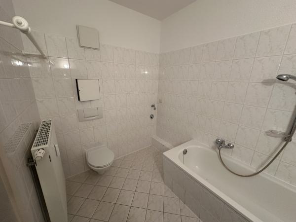 Vermietung 1Raum Wohnung Emmerichstr 29  02826 Görlitz  mit DSL, Stellplatz, Einbauk&uuml;che, Kabel TV, Balkon, Parkett, Hinterhaus, möbliert