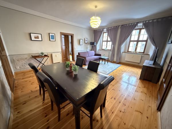 Vermietung 2Raum Wohnung Bei der Peterskirche 1  02826 Görlitz  mit DSL, Separate Küche, Stellplatz, Einbauküche, Kabel TV, Dielenboden, möbliert