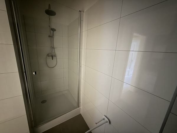 Vermietung 3Raum Wohnung �ußere Bautzener Str 1a  02708 Löbau   mit DSL, Separate K&uuml;che, Kabel TV, Balkon, Erstbezug, Keller