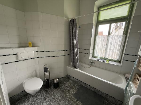 Vermietung 3Raum Wohnung Langenstr 25  02826 Görlitz  mit DSL, Separate K&uuml;che, Einbauk&uuml;che, Kabel TV, Balkon, GästeWC, Keller