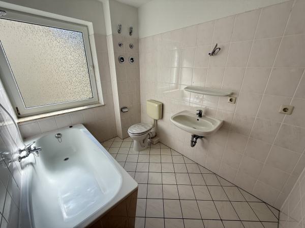 Vermietung 3Raum Wohnung Herrnhuter Str 29d  02748 Bernstadt   mit DSL, Separate K&uuml;che, Stellplatz, Balkon, GästeWC, Keller