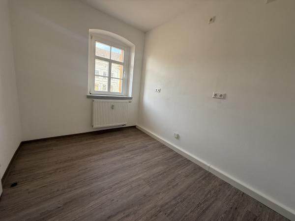 Vermietung 2Raum Wohnung Alter Ring 2  02894 Reichenbach   mit DSL, Kabel TV, Erstbezug, Keller, Dachboden