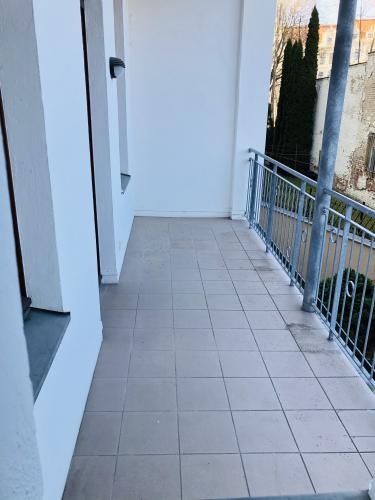 Vermietung 2Raum Wohnung CarlvonOssietzkyStr 5 02826 Görlitz mit DSL, Separate Küche, Balkon, Abstellkammer, Keller